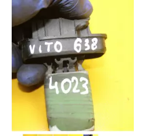 Резистор вентилятора пічки (отоплювача салону) X19133282S Vito W638., VALEO